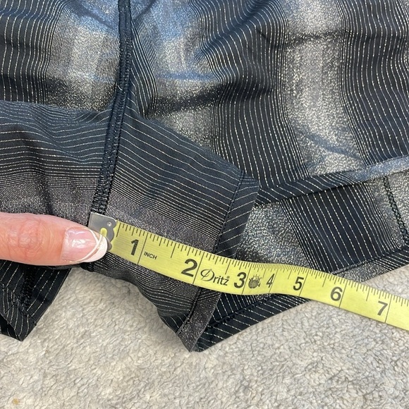 Lululemon Run Speed Short 2 way Stretch Sparkle Swift Black Gunmetal Metallic 8 - Picture 10 of 11